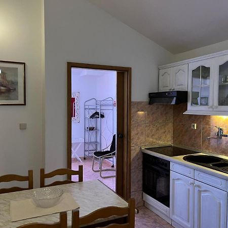 Apartman Gorana With Swimming Pool Jelsa  Exteriör bild